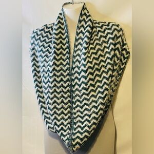 Fuzzy Chevron Scarf Green-White